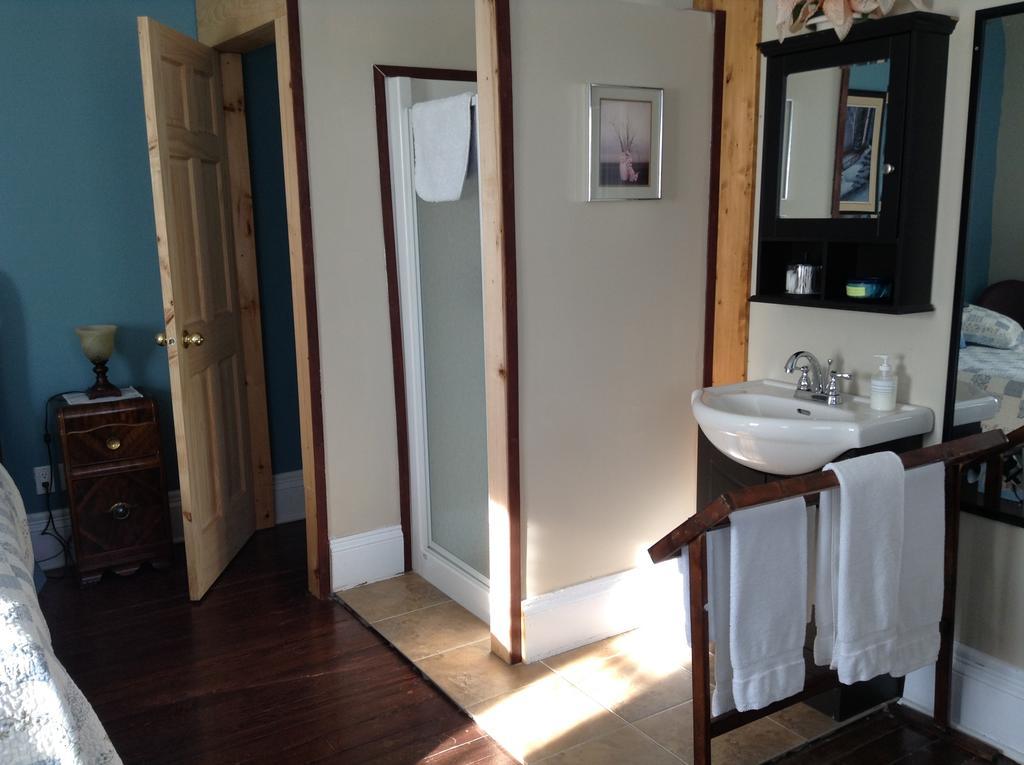 Bed and Breakfast Gil Ann Saint-André-Avellin Habitación foto