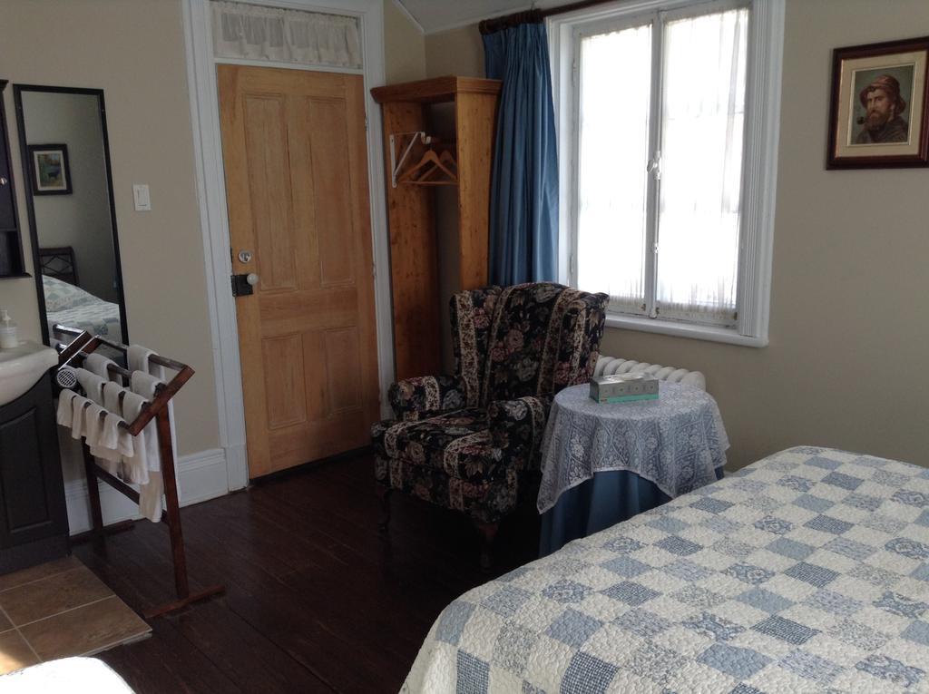 Bed and Breakfast Gil Ann Saint-André-Avellin Habitación foto